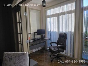 33485 South Fraser Way in Abbotsford, BC - Building Photo - Building Photo