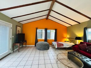 8871 Belmont St in Cypress, CA - Foto de edificio - Building Photo