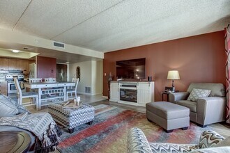 7940 E Camelback Rd in Scottsdale, AZ - Building Photo - Building Photo