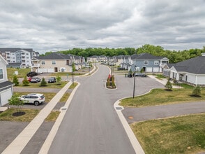 Edgewater Apartments and Townhomes in West Henrietta, NY - Foto de edificio - Building Photo