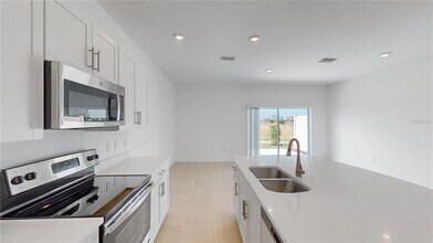 2415 Paravane Wy in Wesley Chapel, FL - Building Photo - Building Photo