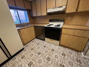 9420 W Flagler St in Miami, FL - Building Photo - Building Photo