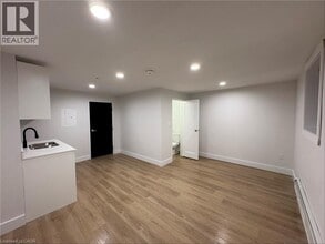 803 King St in Port Colborne, ON - Building Photo - Building Photo