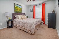 Oaks of Northgate Apartment Homes in San Antonio, TX - Foto de edificio - Building Photo