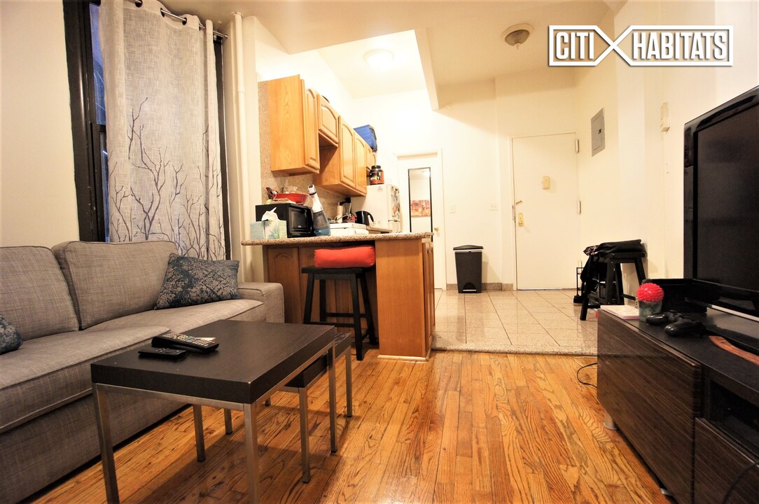 709 9th Ave-Unit -1RN in New York, NY - Building Photo