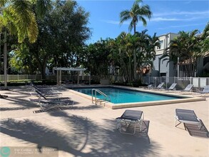 4600 SW 67th Ave in Miami, FL - Building Photo - Building Photo