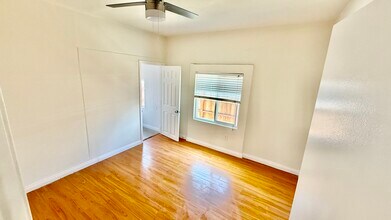 1116 E 16th St in Long Beach, CA - Foto de edificio - Building Photo