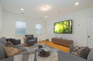 209 19th St NE, Unit 4 in Washington, DC - Building Photo