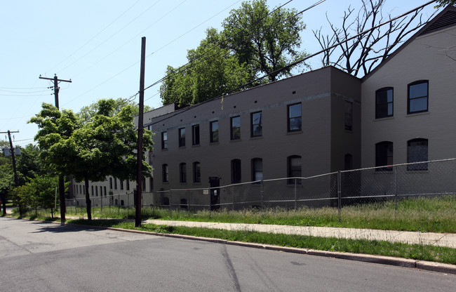 Wayne Place in Washington, DC - Building Photo - Building Photo