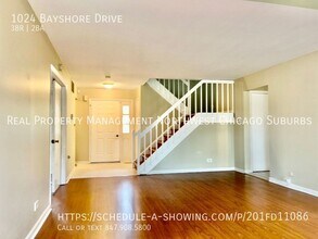 1024 Bayshore Dr in Schaumburg, IL - Building Photo - Building Photo
