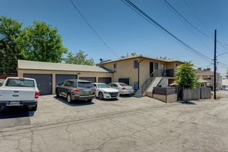 917 E Mendocino St in Altadena, CA - Building Photo - Building Photo