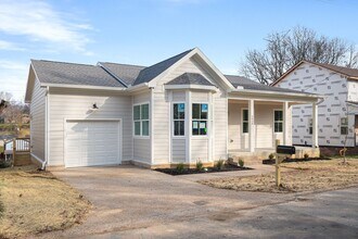 5416 Village Way in Nashville, TN - Building Photo - Building Photo