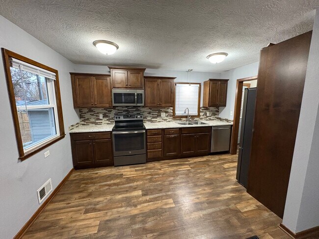 320 Fanelle Ave in Sioux Falls, SD - Building Photo - Building Photo