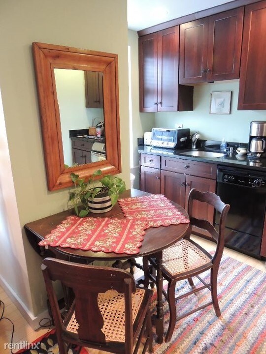 110 Charles St-Unit -Apt 4 in Boston, MA - Building Photo