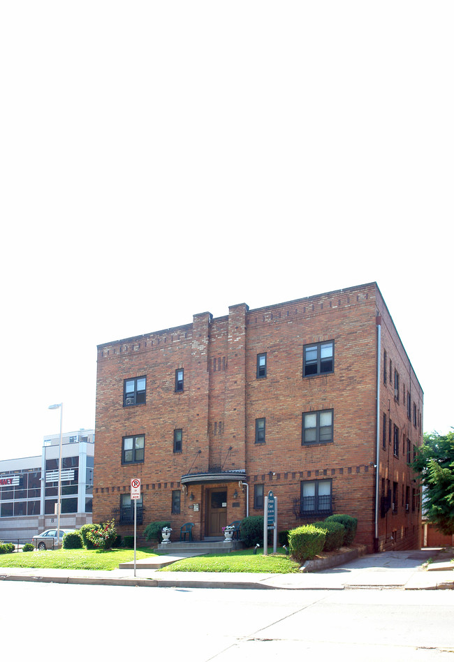 Gracen Court in Pittsburgh, PA - Foto de edificio - Building Photo