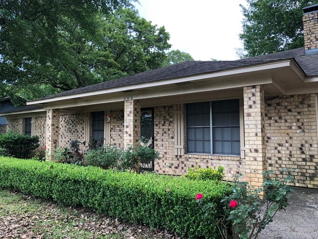 property at 309 Woodhaven Dr