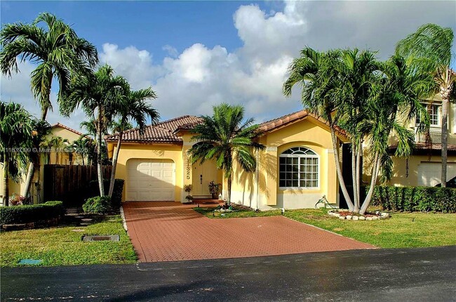 11325 NW 52nd Ln in Doral, FL - Building Photo - Building Photo