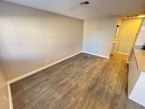 4300 N Lamont St in Las Vegas, NV - Building Photo - Building Photo