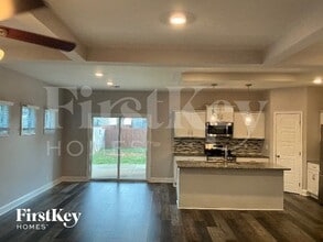 1156 Charles Thomas Dr in Clarksville, TN - Building Photo - Building Photo