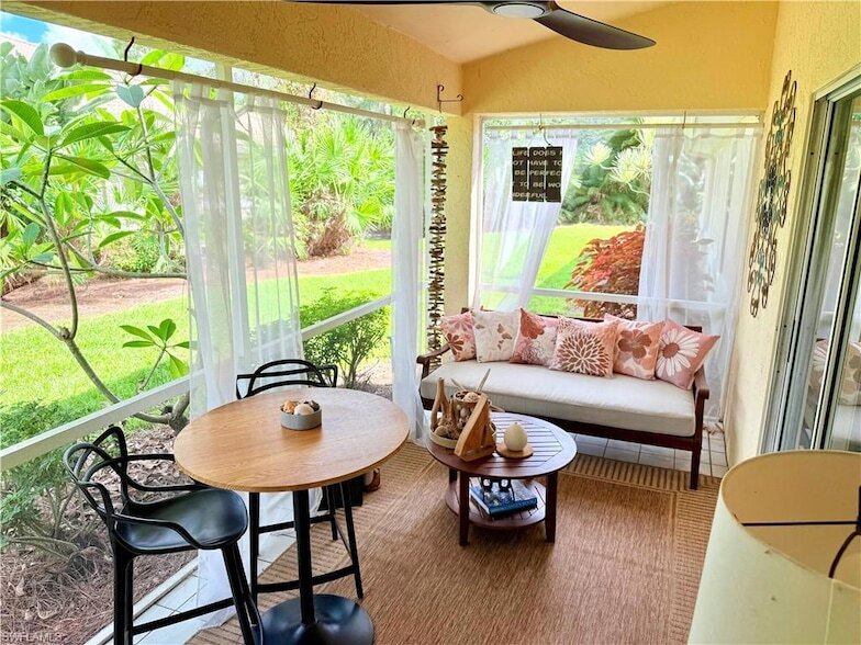 337 Emerald Bay Cir in Naples, FL - Building Photo