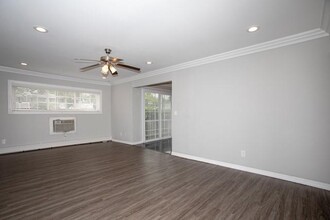 76 Mt Vernon Ave-Unit -C14 in East Patchogue, NY - Building Photo - Building Photo