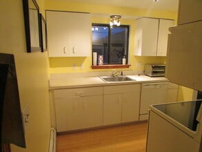 3896 Ridge Lea Rd in Amherst, NY - Building Photo - Building Photo