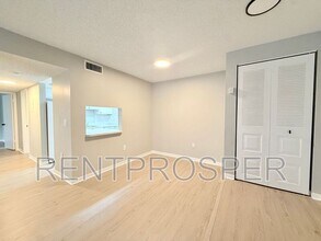 3290 S Semoran Blvd in Orlando, FL - Building Photo - Building Photo