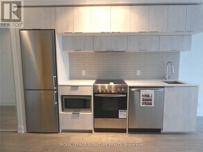 181 Dundas St E in Toronto, ON - Building Photo - Building Photo