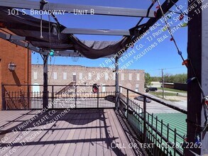101 S Broadway St in Tecumseh, OK - Building Photo - Building Photo