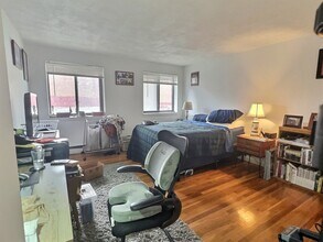 1027 Commonwealth Ave in Boston, MA - Building Photo - Building Photo