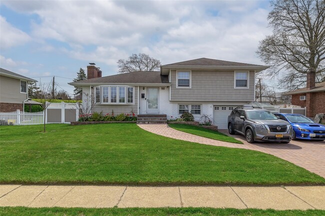 property at 8 Lincoln St