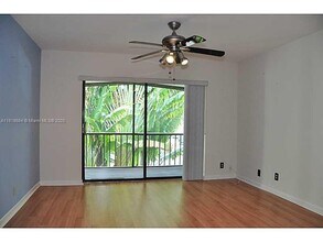 3129 Oakland Shores Dr in Oakland Park, FL - Building Photo - Building Photo