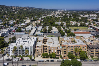 Mark Twain in Sherman Oaks, CA - Building Photo - Building Photo