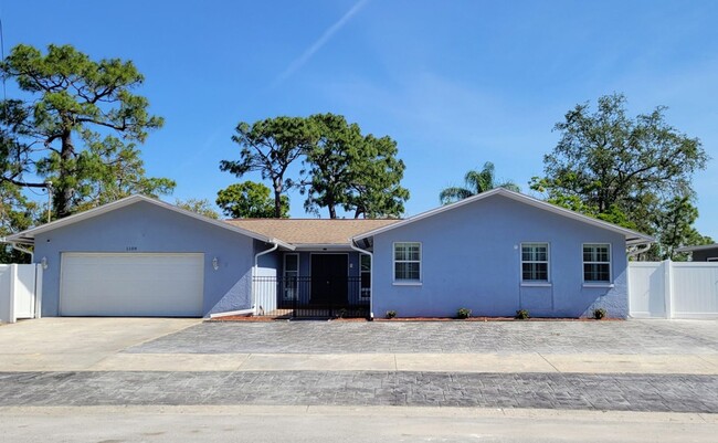 property at 1109 E Boyer St