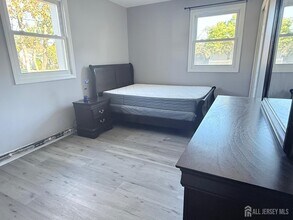 19 Lahiere Ave in Edison, NJ - Building Photo - Building Photo