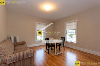 22 Mansfield St, Unit 1 in Boston, MA - Building Photo - Building Photo