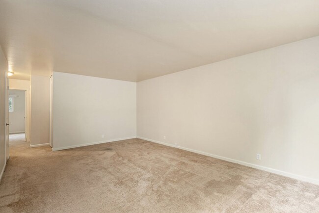 2608 Central Ave in Alameda, CA - Building Photo - Building Photo