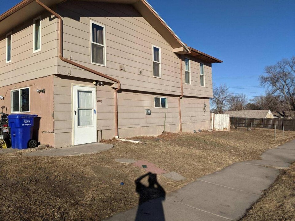 3410 Cypress St in Rapid City, SD - Building Photo