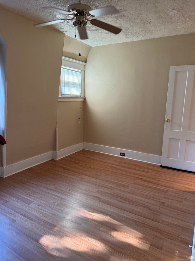 30 Ellsworth Ave in New Haven, CT - Building Photo - Building Photo