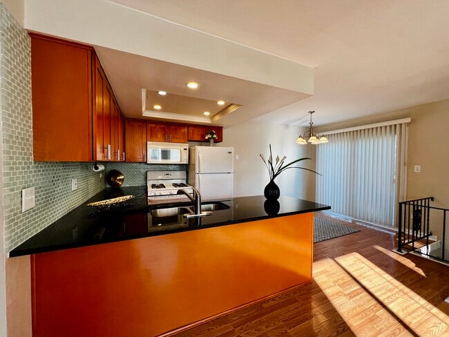 2077 N Ginger Creek Cir in Palatine, IL - Building Photo - Building Photo