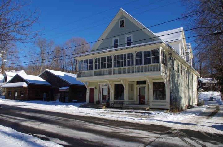 12 Maple Ave in Norfolk, CT - Building Photo