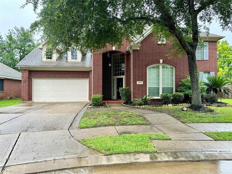2903 Autumn Cove Ct in Friendswood, TX - Building Photo