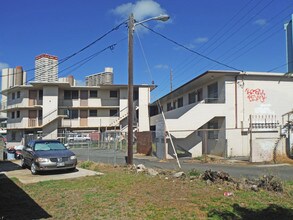 780 Mahiai Pl in Honolulu, HI - Building Photo - Building Photo