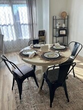 421 N 10th St in Central Point, OR - Building Photo - Building Photo