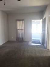 737 E 4th St in Mishawaka, IN - Building Photo - Building Photo