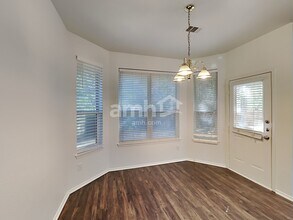 202 Bob White Dr in Red Oak, TX - Building Photo - Building Photo