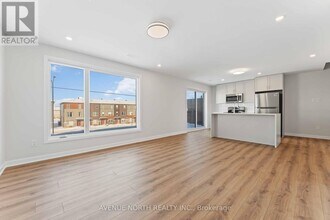 1213 Creekway Private in Ottawa, ON - Building Photo - Building Photo