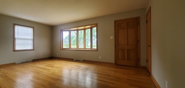 2803 Seely Ave SE in Cedar Rapids, IA - Building Photo - Building Photo