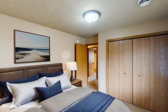 Joslyn Heights Apartments in Brandon, SD - Foto de edificio - Building Photo