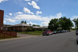 1624-1648 Akron St Apartments